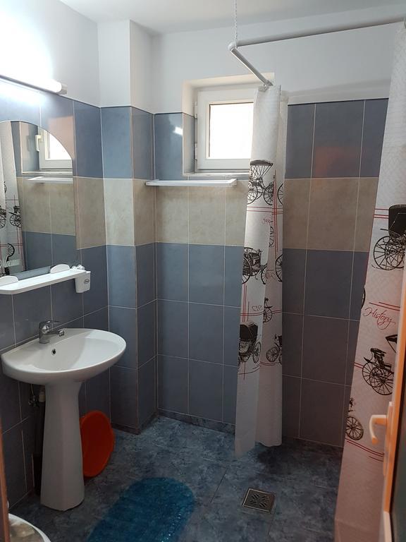 كوستِنيست Pensiunea Casa Johnelly المظهر الخارجي الصورة