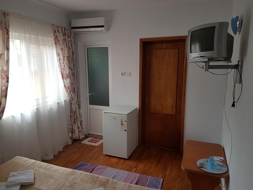 كوستِنيست Pensiunea Casa Johnelly المظهر الخارجي الصورة