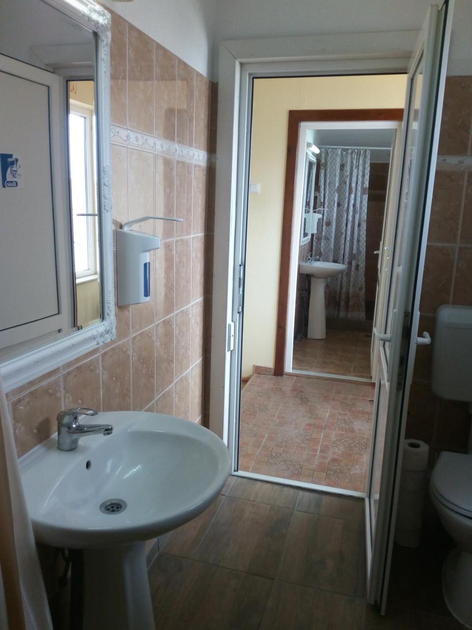 كوستِنيست Pensiunea Casa Johnelly المظهر الخارجي الصورة